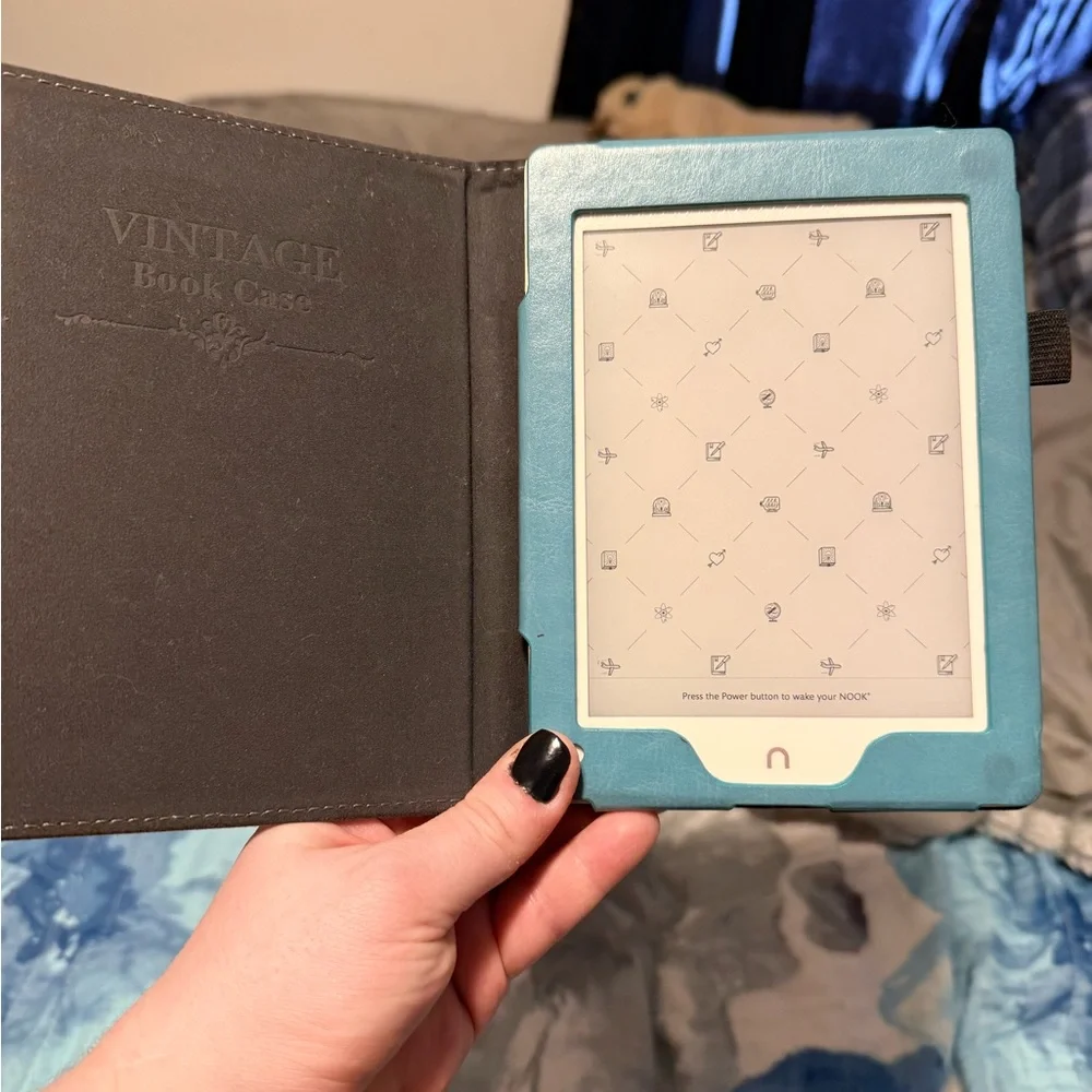 Barnes & Noble Nook GlowLight Plus with Metallic Brown Finish